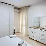 White Sea View Apartment