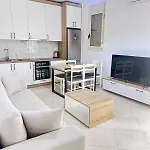 Apartment White Sea View